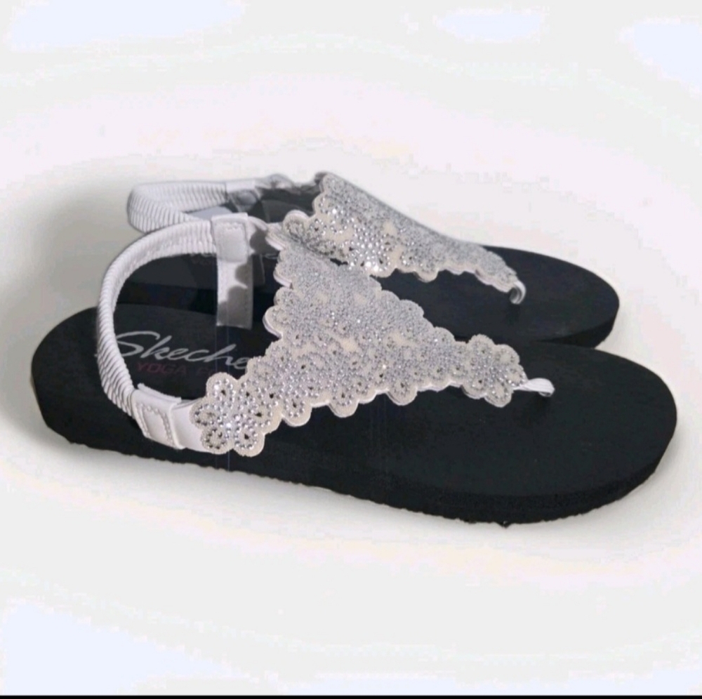 Skechers Women's Meditation Floral White Black Silver Sandals Shoe Size 8